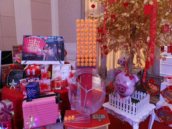 怎么样选择年会奖品，让员工成为凡尔赛本赛?